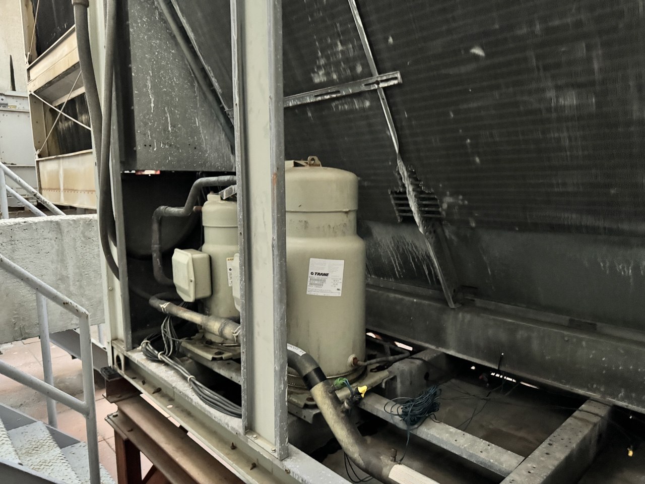 Rooftop AC unit repair by Midnight Air